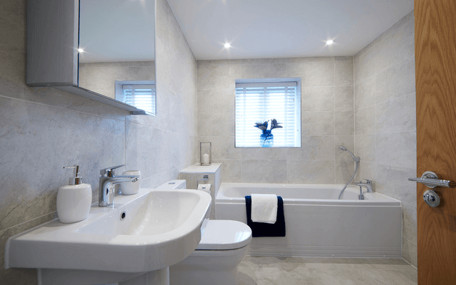 Family Bathroom in the Bayswater Show Home at St Peter's Park