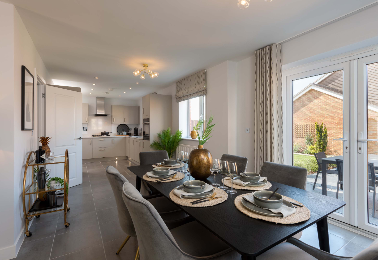 Kitchen/Dining Area