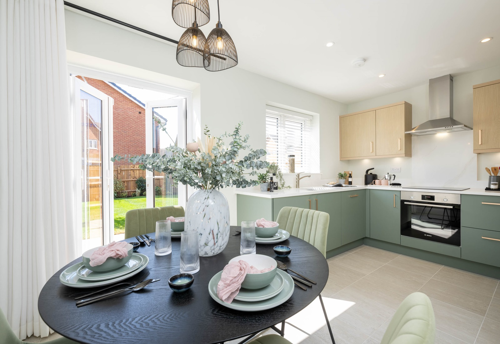 Kitchen & Dining